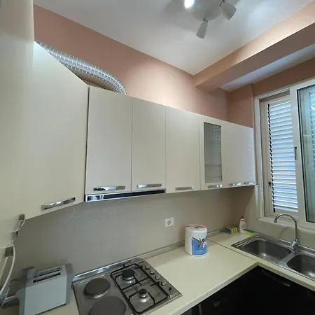 Garden Apartment *